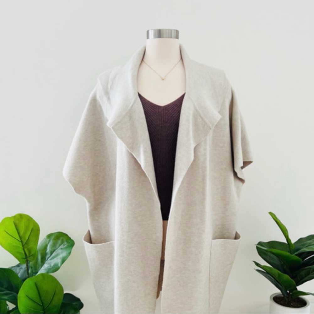 Anthropologie AKEMI+KIN Cream Women's Poncho